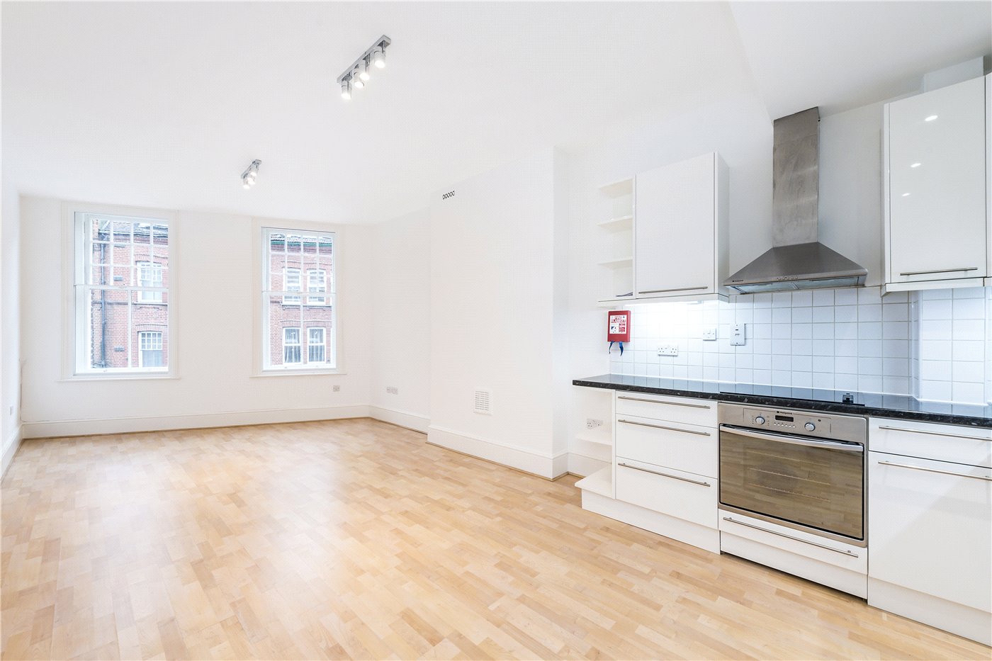 Kitchen & Reception